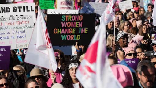 Aus welchen 5 Gründen braucht es den Weltfrauentag? Beim «Women's March One-Year Anniversary: Power To The Polls» Event in Las Vegas demonstrierten Männer und Frauen für Gleichberechtigung