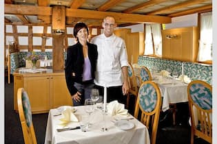 Einfach charmant und empfehlenswert Neu im «Hirschen»: Gastgeber Susanne Mettler-Thoma und Matthias Brede.