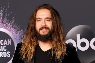 Tom Kaulitz kämpft sich mit Cluster-Kopfschmerzen durch Tournee Tom Kaulitz ist aktuell mit seiner Band Tokio Hotel auf Tour in Zentral- und Lateinamerika. Dabei quälten ihn zu Tourauftakt seine heftigen Cluster-Kopfschmerzen.