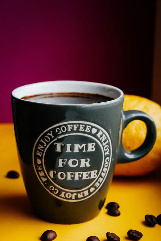 Kaffee mit Zitrone soll laut Tik Tok die Kilos purzeln lassen.