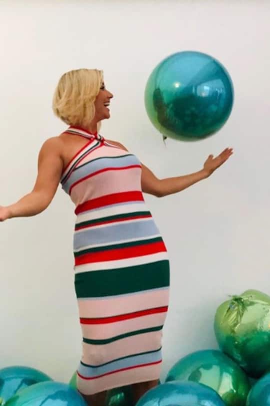 Beatrice Egli im Streifenlook