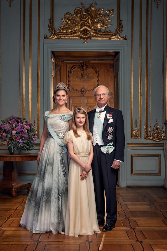 König Carl Gustaf, Kronprinzessin Victoria und Prinzessin Estelle