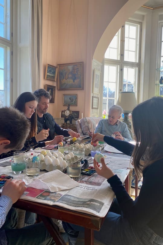 Königin Margrethe Kronprinzessin Mary Kronprinz Frederik und Kinder Dänemark