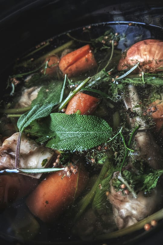 Omas Brühe bringt die Haut zum Strahlen.