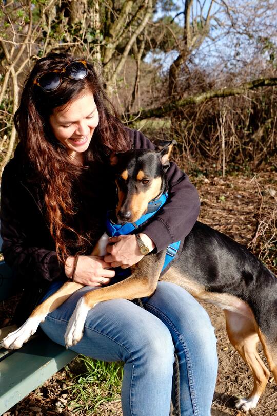 Tanya Gavrancic mit Hund Dobby