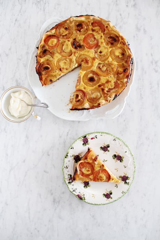 fork and flower X Si Style Rezept: Aprikosenwähe mit Tonka