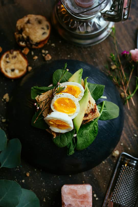 «Morgens sollst du essen wie ein Kaiser» – dieses bekannte Sprichwort ist sicher nicht falsch. Allerdings kommt es auf die Art des Frühstücks an.