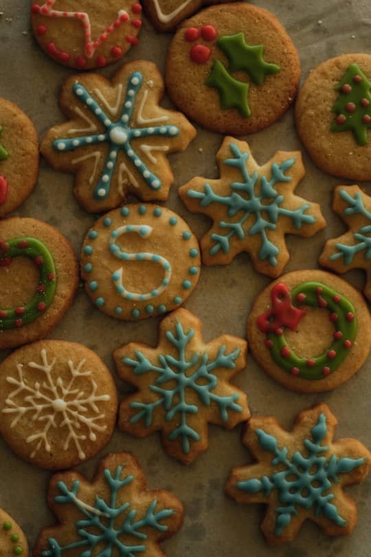 Jede Menge Weihnachts-Guetzlis – wo halten sie sich am besten lange frisch?