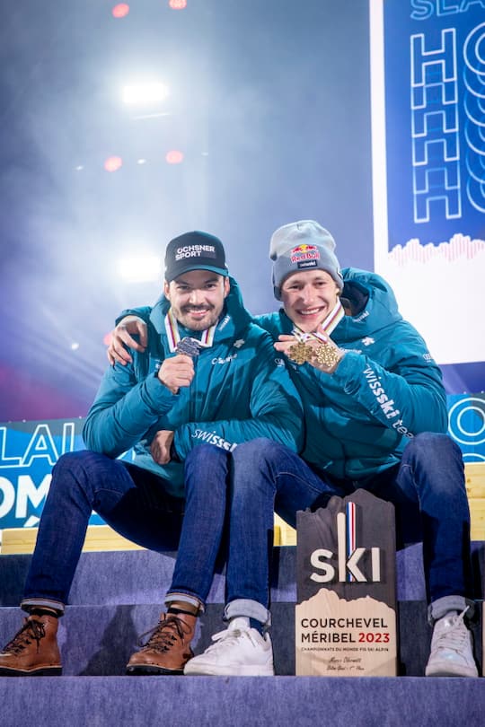 Marco Odermatt und Loic Meillard am Riesenslalom der Herren am 17.02.23 in Courchevel ©David Birri