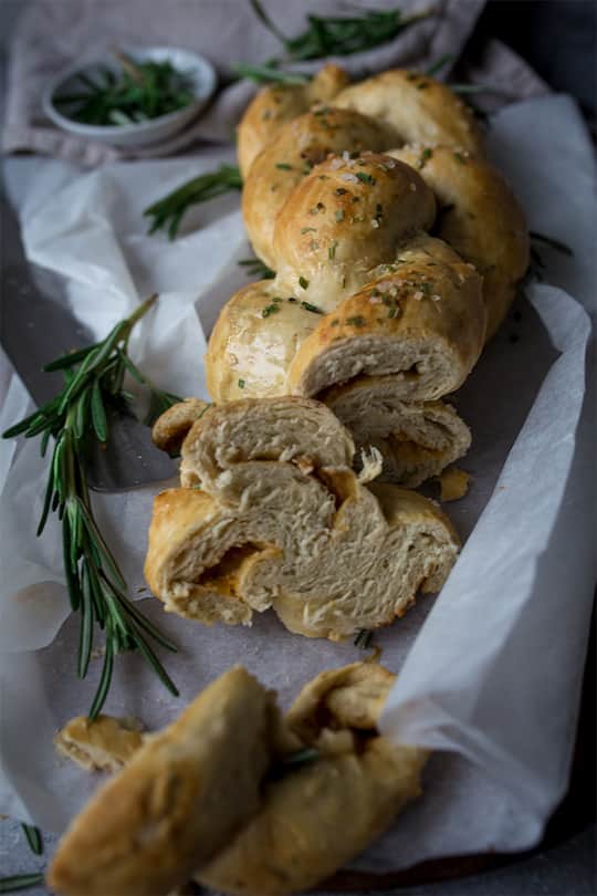 Veganer Hefezopf in salziger Variante