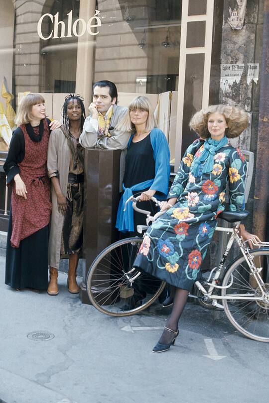 Karl Legerfelds Kollektionen im Laufe der Zeit