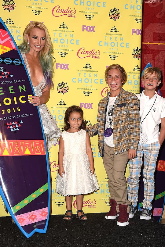 LOS ANGELES, CA - AUGUST 16: Britney Spears poses with Maddie Briann Aldridge, Sean Preston Federline, and Jayden James Federline poses in the press room at the Teen Choice Awards 2015 at Galen Center on August 16, 2015 in Los Angeles, California. (Photo by Steve Granitz/WireImage)