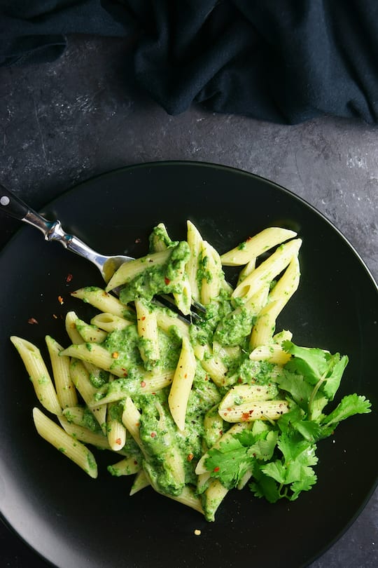 Penne mit Avocado-Pesto