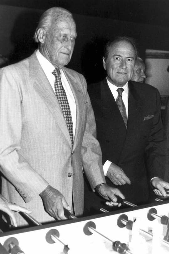 Sepp Blatter Lohn Frau Vermögen Fifa Fotos