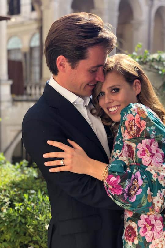Bilder des Jahres 2019, Entertainment 09 September Entertainment Themen der Woche KW39 Entertainment Bilder des Tages The Duke and Duchess of York, Princess Beatrice , are delighted to announce the engagement of Princess Beatrice to Mr Edoardo Mapelli Mozzi. Her Royal Highness and Mr Mapelli Mozzi became engaged while away for the weekend in Italy earlier this month: Photo by Princess Eugenie PUBLICATIONxINxGERxSUIxAUTxONLY Copyright: xx
