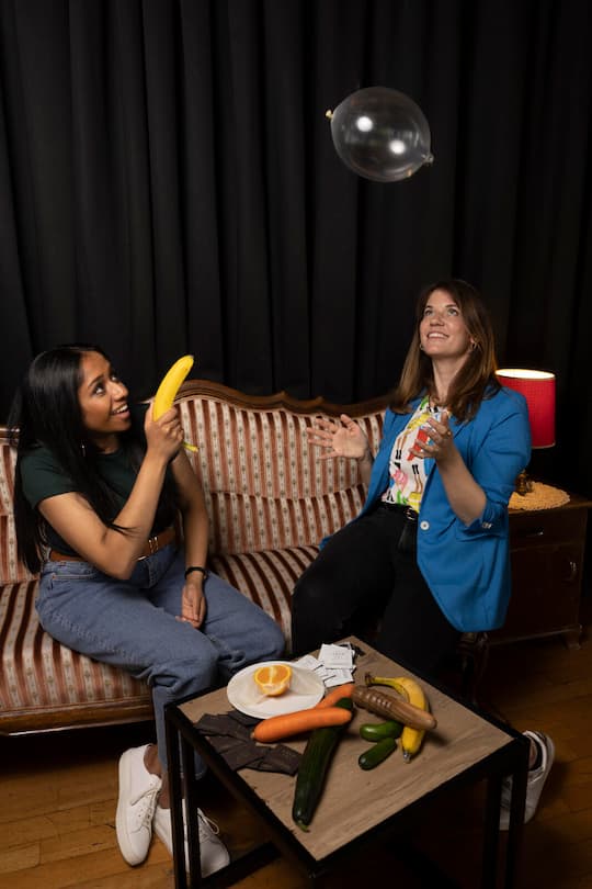 Tama Vakeesan und Stefanie Gonin-Spahni Sexologin Copyright: SRF/Gian Vaitl Copyright SRF/Gian Vaitl