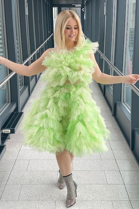 Beatrice Egli trägt Tüll