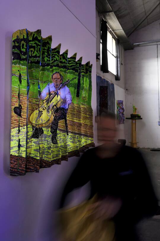 <p>Der Erlös aus der Versteigerung der WM-Skulptur «The Eternal Beginning» geht an die Stiftung Kinderspital Kantha Bopha, das Lebenswerk von Beat <br /> Richner. Der Kinderarzt, auch «Beatocello» genannt, starb 2018.</p>