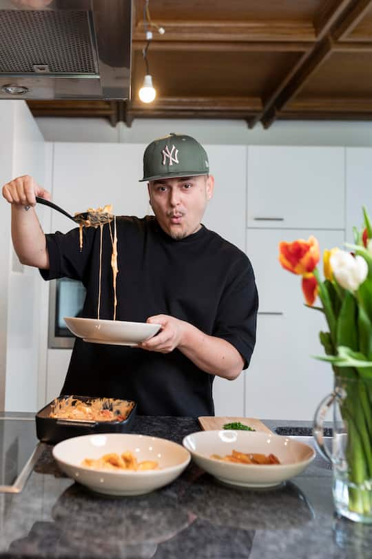 EAZ Rapper, in seiner Wohnung in Villmergen