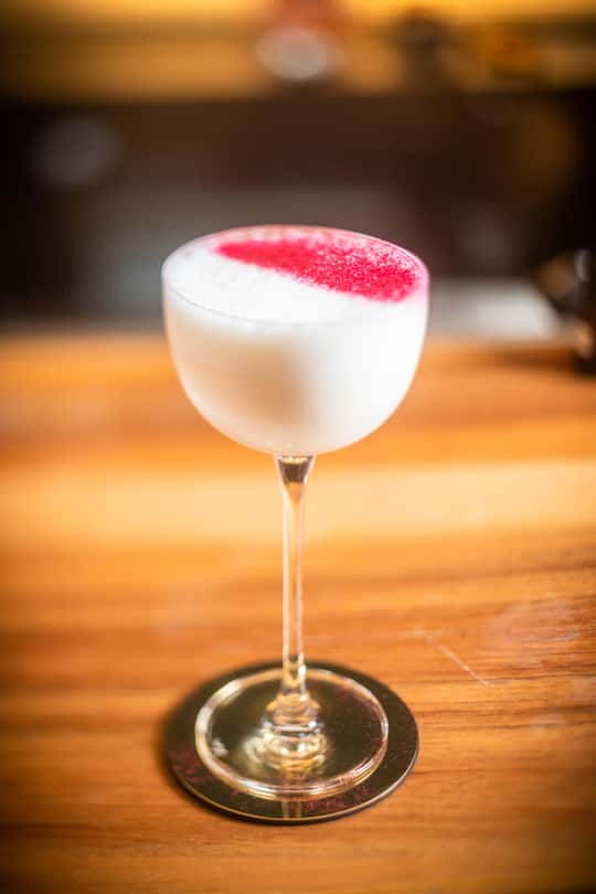 Foto: Joseph Khakshouri 07.12.2023 Weinachts Drinks 2023! Barkeeperin Sarah Madritsch in Caminadaâs IGNIV Zürich (ZH)