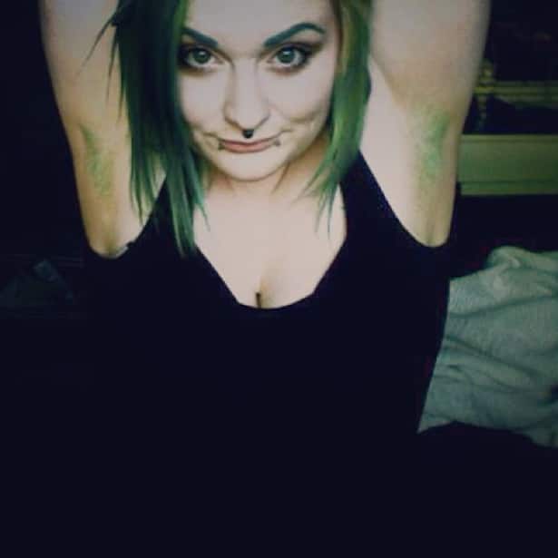 Achselhaare färben Trend Instagram Tumblr #DyedArmpit