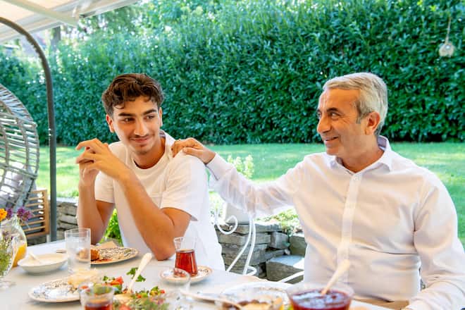 NR und Bundesratskandidat Mustafa Atici fotografiert in seinem Umfeld in Basel. ©Corinne Glanzmann