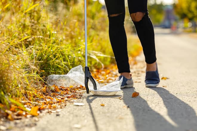 Eine Greifzange kann in der Schwangerschaft plötzlich im Alltag ganz nützlich werden.