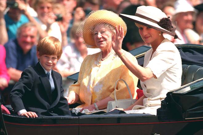 Queen Mum und Diana und Harry