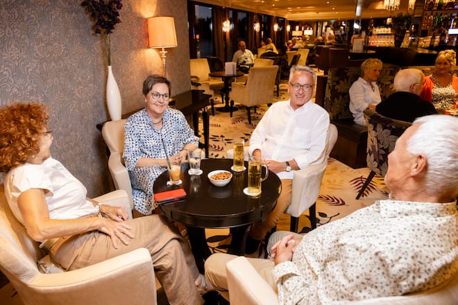 Celli & René Wuffli (hinten) und Theo und Ursula Büsser (vorne) Thurgau Travel. Flussfahrt von Köln nach Basel.Â