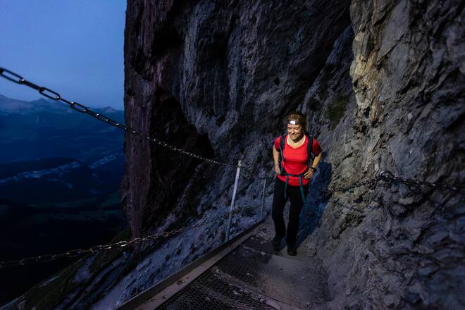 Mit Petra Gössi zum Sonnenaufgang auf den Grossen Mythen. Foto:Bernard van Dierendonck
