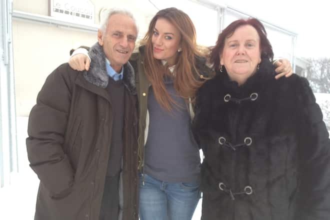 Miss Schweiz Kandiatin 2013 Heidi Lushtaku mit Familie