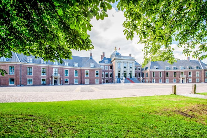 Aussenansicht Schloss Huis ten Bosch
