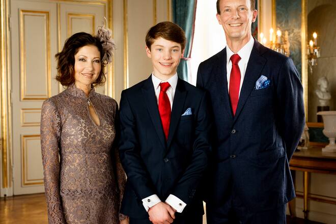 Prinz Joachim (DK), Gräfin Alexandra (DK), Prinz Felix (DK), bei der Konfirmation von Prinz Felix. Die Bilder wurden im Christian IX's Palais, Amalienborg aufgenommen. Kopenhagen, Dänemark, 01. April 2017. Byline MUST be: Steen Brogaard, Kongehuset/dana press. Offizielle Bilder. ** No Social Media Use **