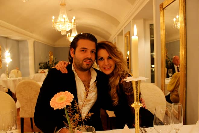 DJ Tanja La Croix mit ihrem Freund Fabrizio beim romantischen Dinner