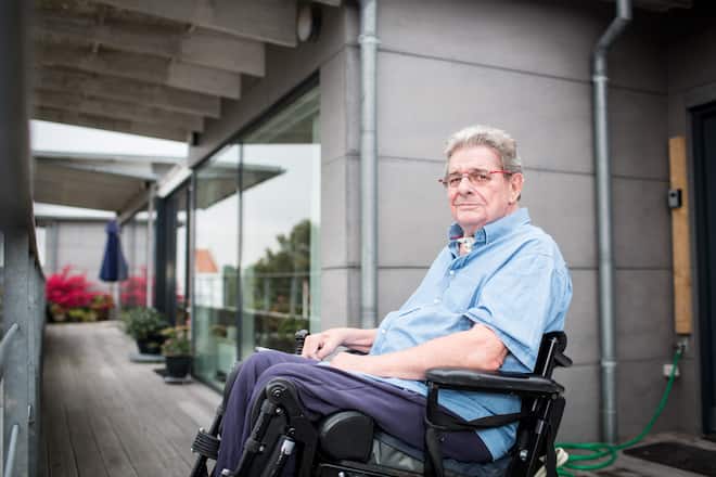 Portrait of Jesper Juul, Danish family therapist and author of several books at his appartement in Odder/ Denmark ; September 2014photo: Franz Bischof