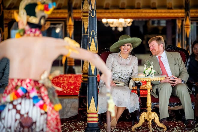 YOGYAKARTA, INDONESIA - MARCH 11: King Willem-Alexander of The Netherlands and Queen Maxima of The Netherlands are welcomed by His Highness Sri Sultan Hamengku Buwono X and Her Highness Radu Hemas at Kraton Palace during an official welcome ceremony on March 11, 2020 in Yogyakarta, Indonesia. (Photo by Patrick van Katwijk/Getty Images)