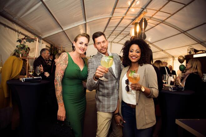 SI_Martin Dürrenmatt Eröffnung_Zoe Scarlett, Reto Hanselmann, Fabienne Louves