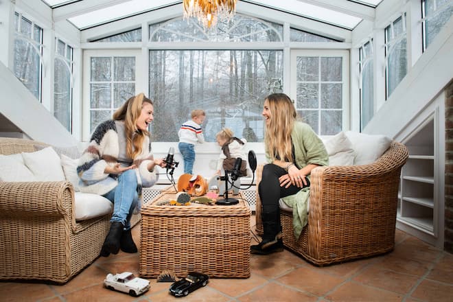 Fabienne Wernly, Radiomoderatorin, mit Sohn Emilio und Corinne Gfeller, Musikerin, mit Sohn Bowie, Eltern-Podcast, 13. Januar 2021