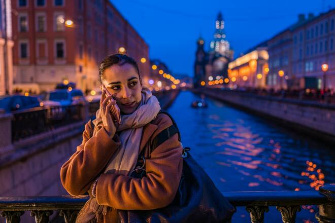 Ballerina in St. Petersburgvor dem Hermitage St. Petersburg (RUS)