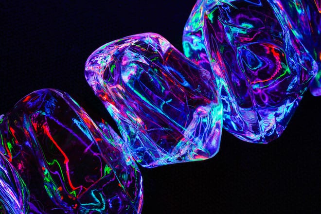 Ein Eiswürfel für 20 Minuten am Feng Fu Punkt soll Wunder bewirken.