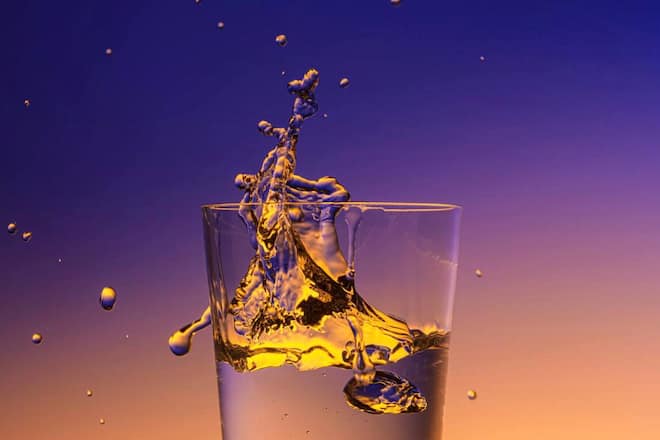 Sieht aus wie Wasser und schmeckt auch so ... es ist aber Mond-infused.