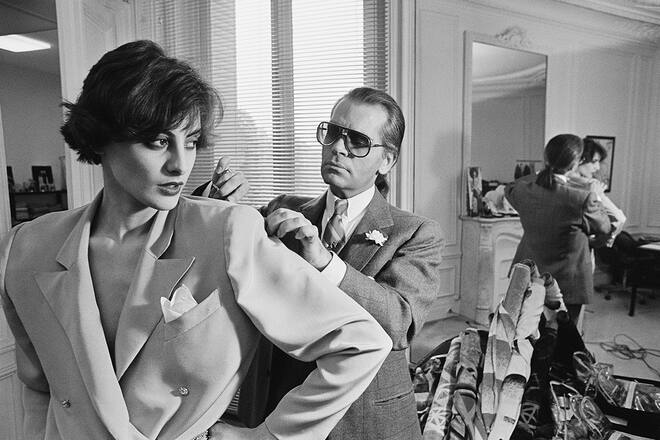 Karl Legerfelds Kollektionen im Laufe der Zeit