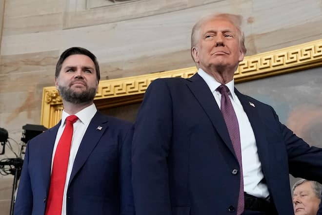 JD Vance (links) und Donald Trump bei der Amtseinführung in Washington D.C.