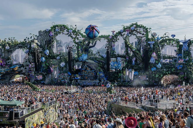Das Tomorrowland ist für seine spektakulären Bühnenaufbauten bekannt.