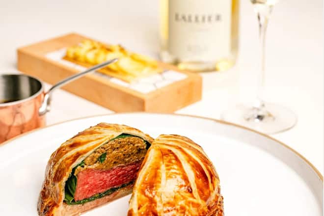 Welcher Champagner passt perfekt zu Filet Wellington? Pascal Schmutz weiss es.