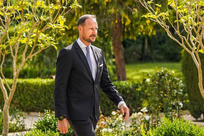 Kronprinz Haakon von Norwegen kam alleine an die Hochzeit in Jordanien.