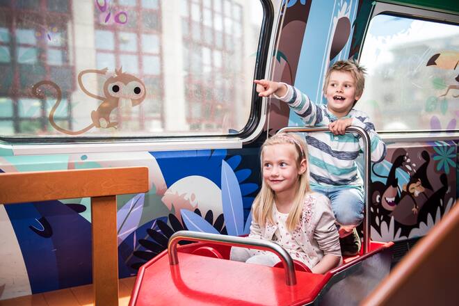 Das Kinderabteil der SBB am Montag (10.4.17) im Zug zwischen Zürich und Luzern. Foto: Thomas Egli