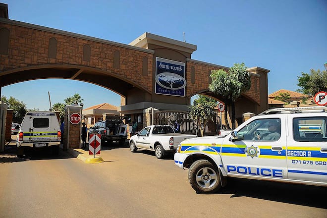 Oscar Pistorius verschiesst Freundin verlaesst Wache