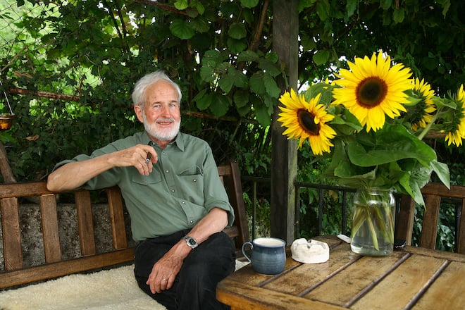 Zigarren-Patron Heinrich Villiger auf seinem Bauernhof