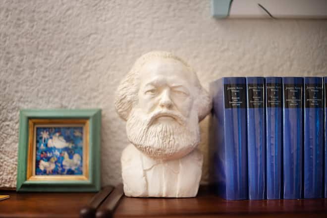 Roger Köppel, Schweizer Jouranlist, Nationalrat, Tochter Anna, Sohn Viktor, Baby Paul, Kuesnacht, SI 17/2021